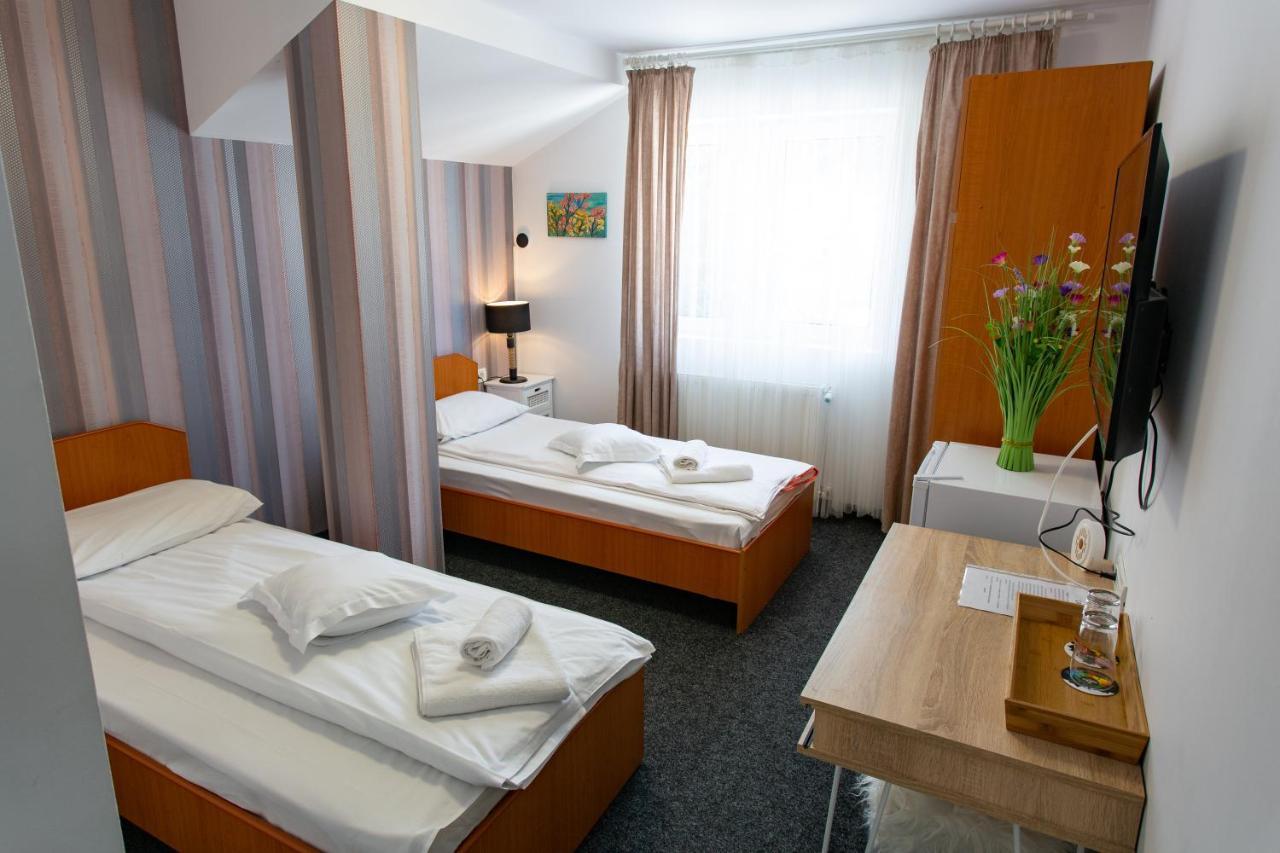 Hotel Casa Liana Buşteni Esterno foto
